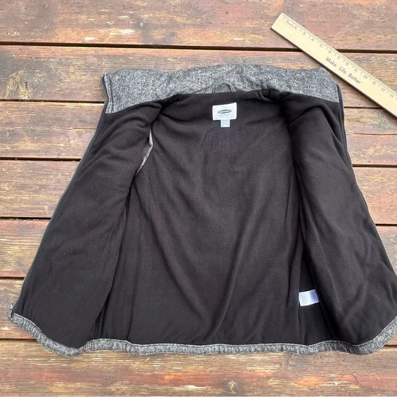 OLD NAVY GRAY HERRINGBONE WOOL BLEND PUFFER VEST SIZE MEDIUM - Picture 5 of 9